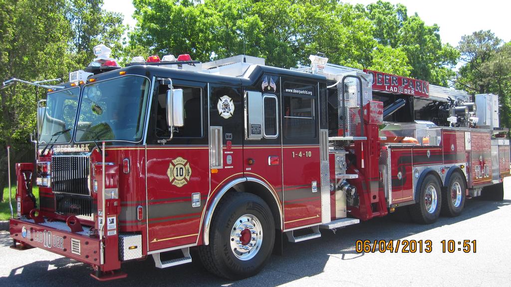 Deer Park Ladder 10
FDNY Spec 
95' Aerialscope w/Attacker 
Cab & Chassis