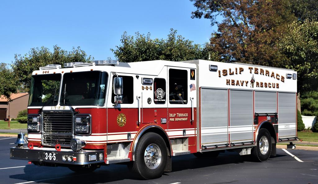 Islip Terrace Heavy Rescue
Marauder Cab & Chassis
Full Tilt Stainless Steel
